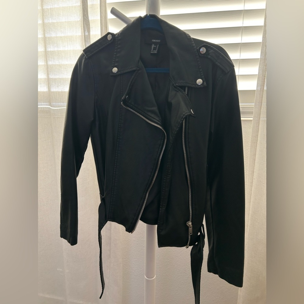 Black leather jacket - Picture 3 of 4
